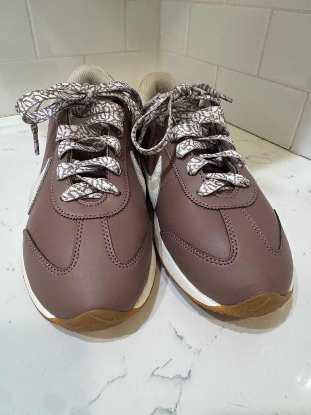 Nike Women's Brown and White Sneakers Size: 7.5 - Picture 12 of 12